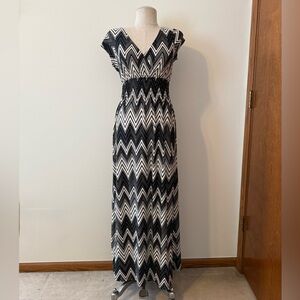 5th & Love Chevron Patterned Black and White Maxi Dress